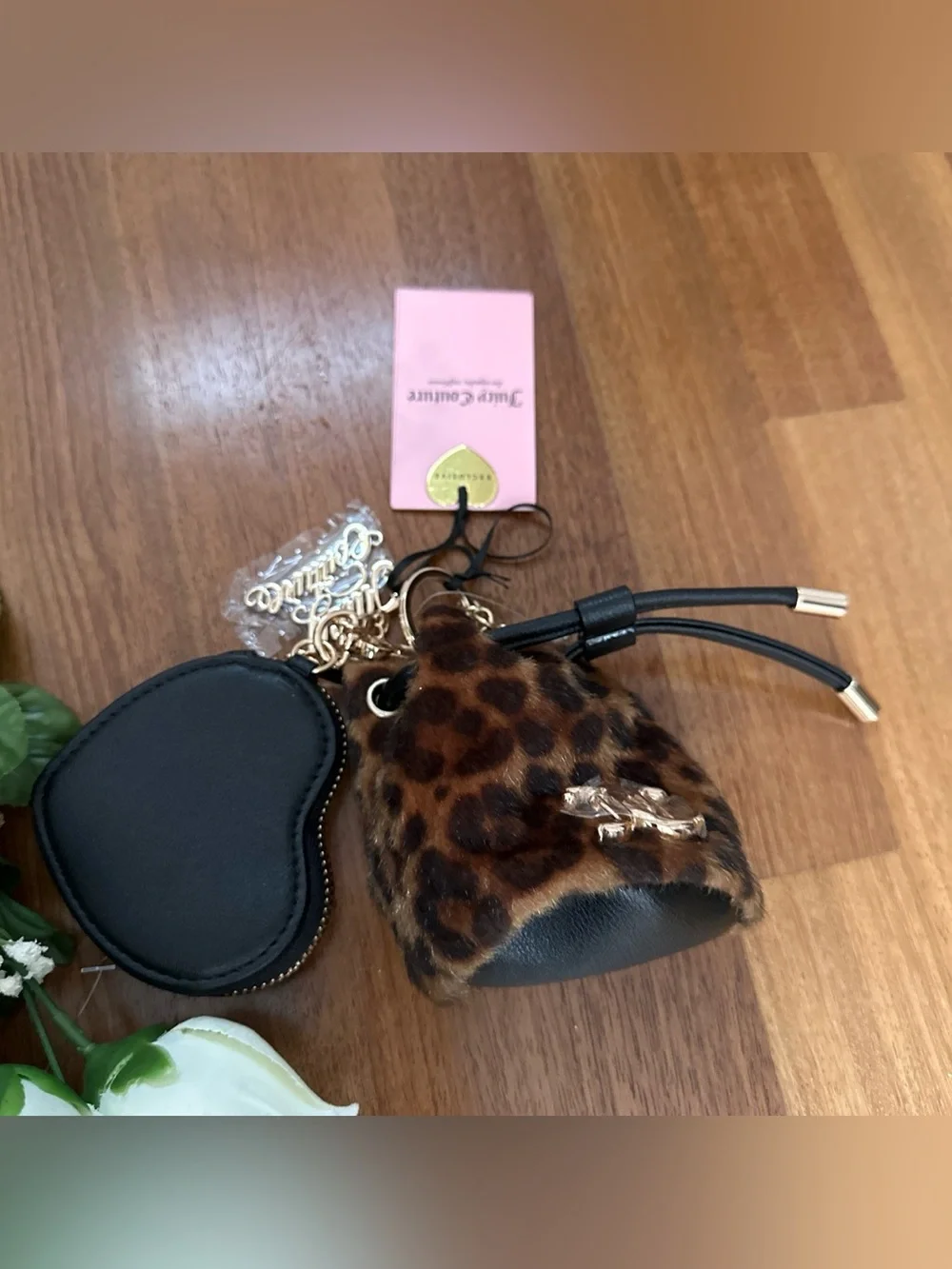 Juicy Couture Leopard Faux Fur Key & Heart Card Holder in Brown and Black